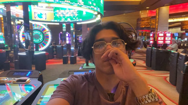 Blackjack In LAS VEGAS IRL!!