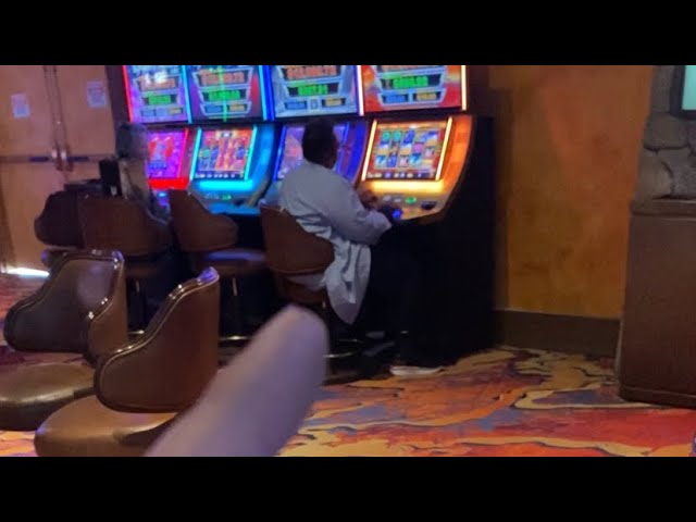 She Shows Her Top Secret Slot Machine Selection Technique On This Sahara Gold & Hits Big!!!