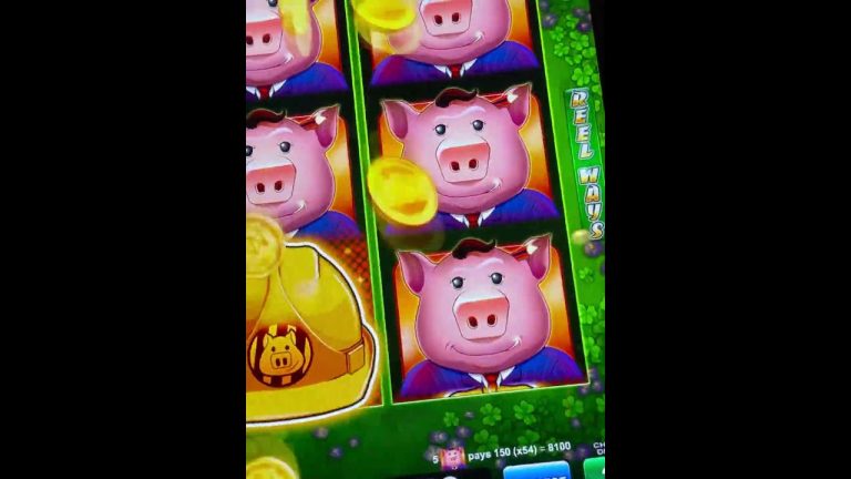 Fancy pig huge line hit on huff n puff! #shorts #short #lasvegas #vegas #slots #casino #win #gamble