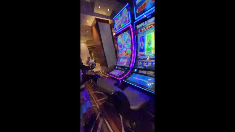 Live Casino Play at Green Valley Ranch Las Vegas! Friday Night Live Pt2!