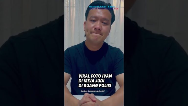 VIRAL Foto Ivan di Meja Judi Bakarat dalam Ruangan Polisi, Warganet Dibuat Penasaran